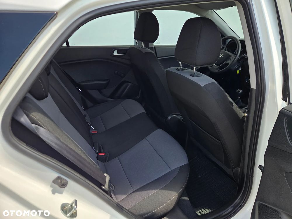 Hyundai i20 - 12