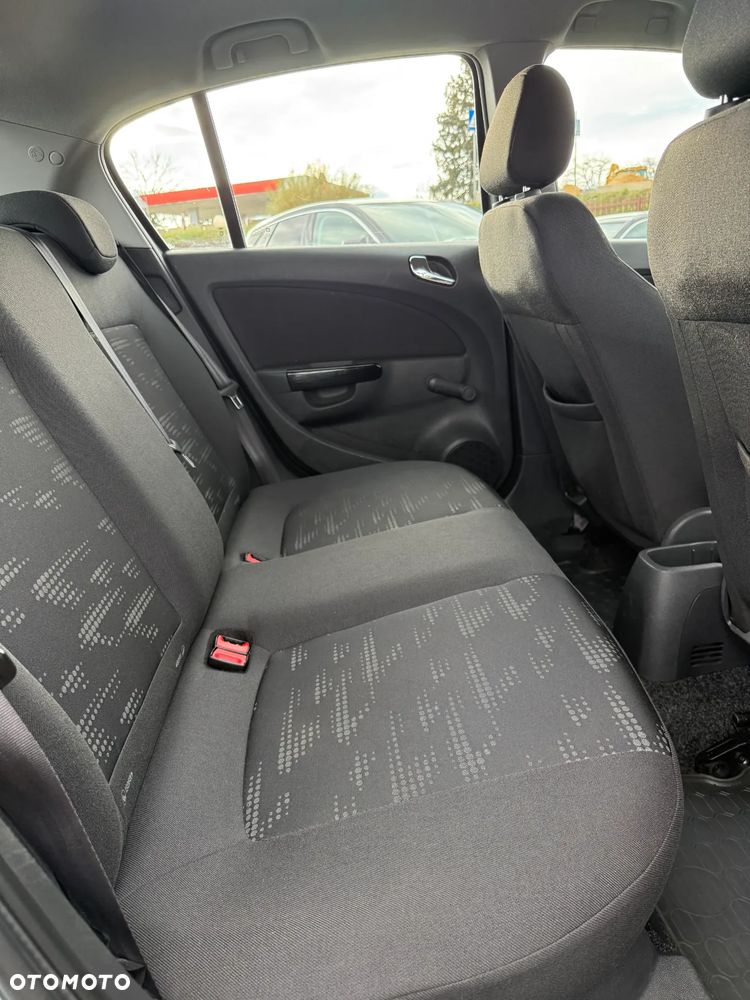 Opel Corsa 1.2 16V Edition / Active - 9