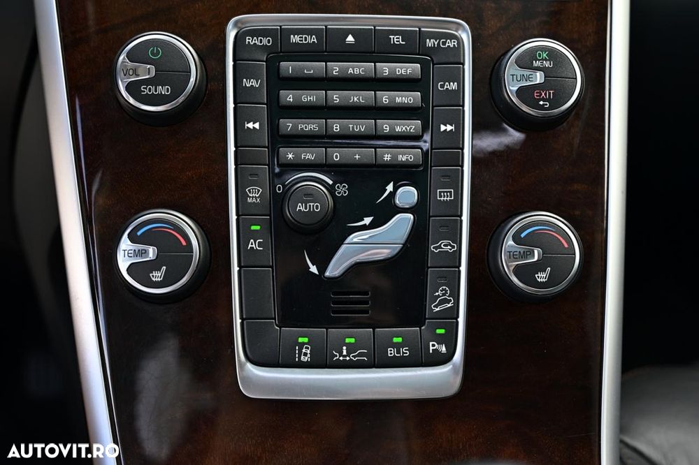 VOLVO XC60 2011 — imagine 25