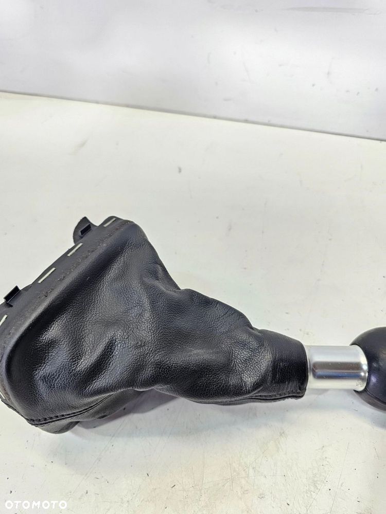MIESZEK GAŁKA ZMIANY BIEGÓW AUDI A3 8P A1 8X 8P0863279A 6/25 6 BIEGÓW - 6