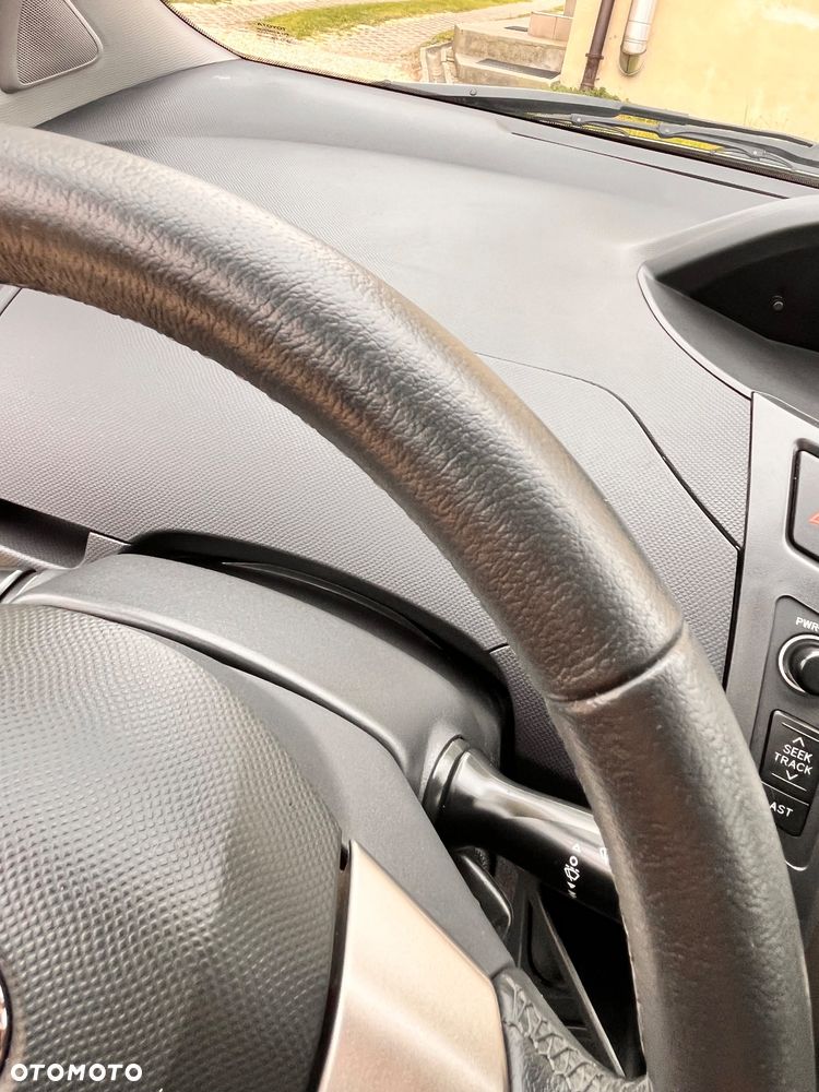Toyota Yaris - 16