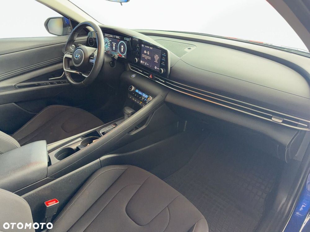 Hyundai Elantra - 17