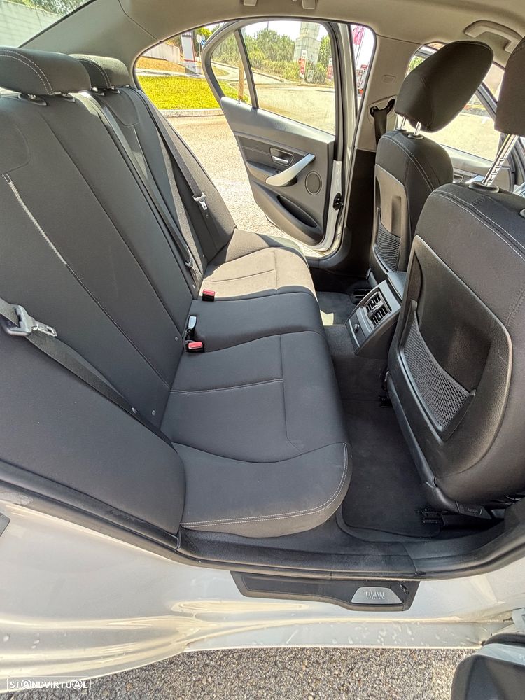 BMW 318 d - 5