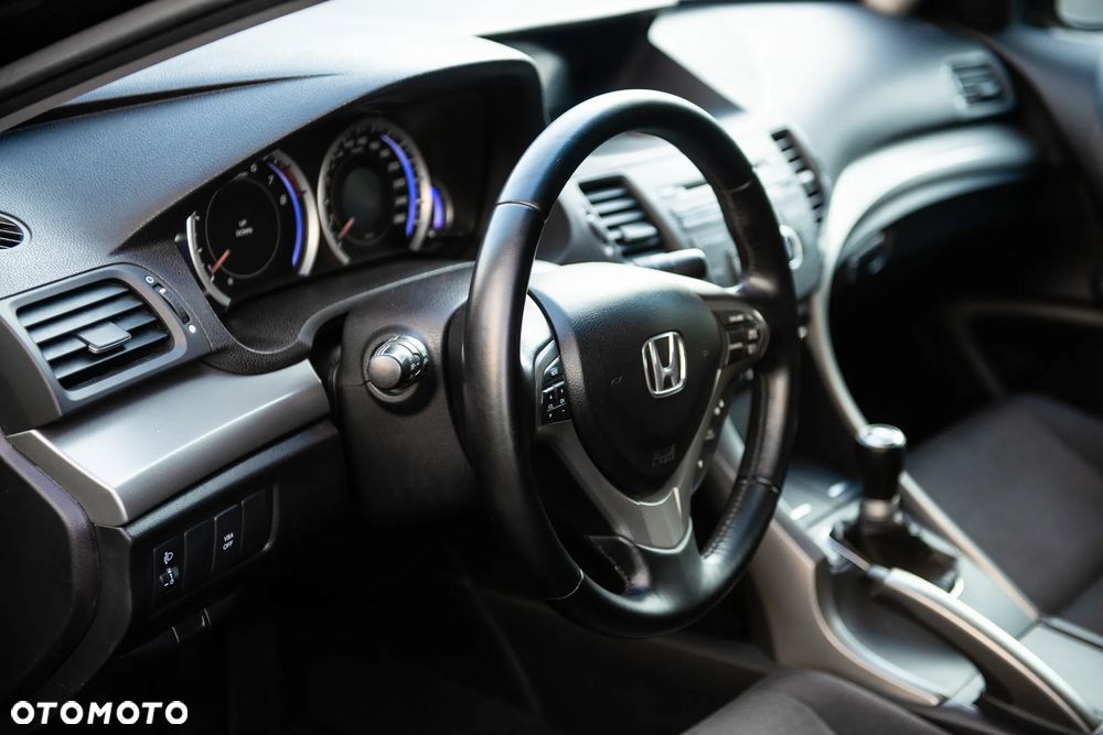 Honda Accord 2.0 Executive - 17