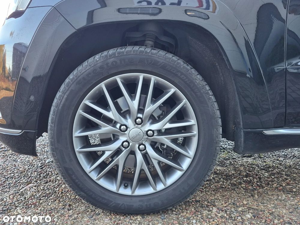 Jeep Grand Cherokee - 15