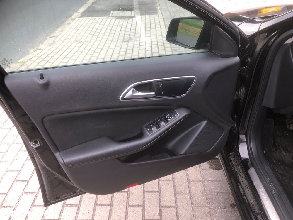 Mercedes-Benz Klasa A 180 d Activity Edition - 13
