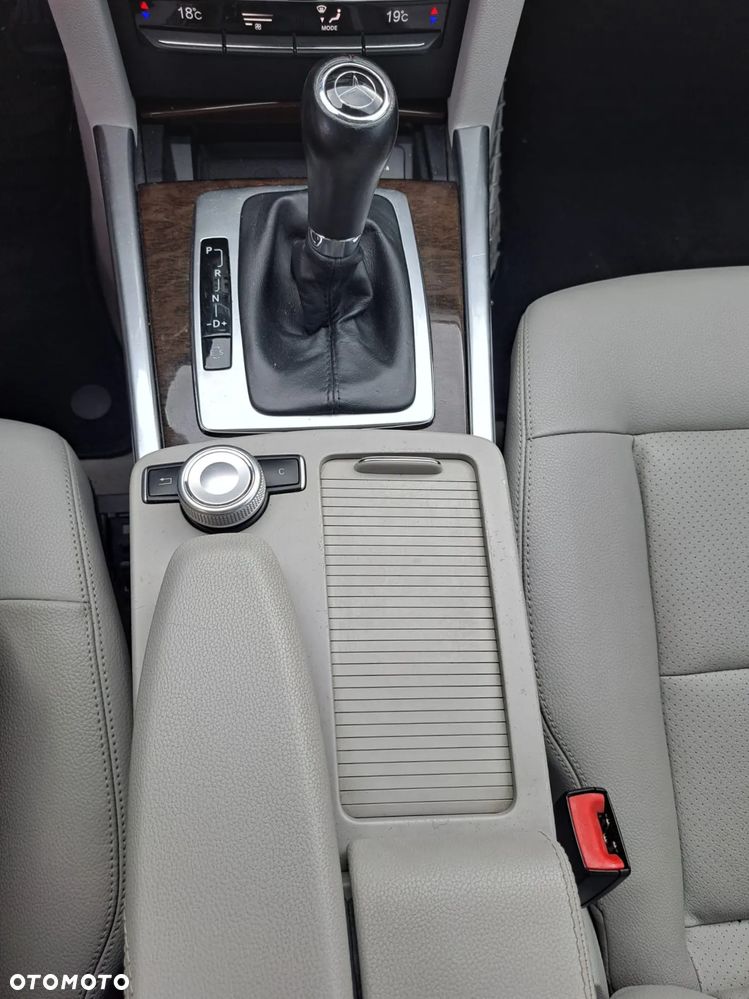 Mercedes-Benz Klasa E 220 CDI DPF BlueEFFICIENCY 7G-TRONIC Elegance - 19