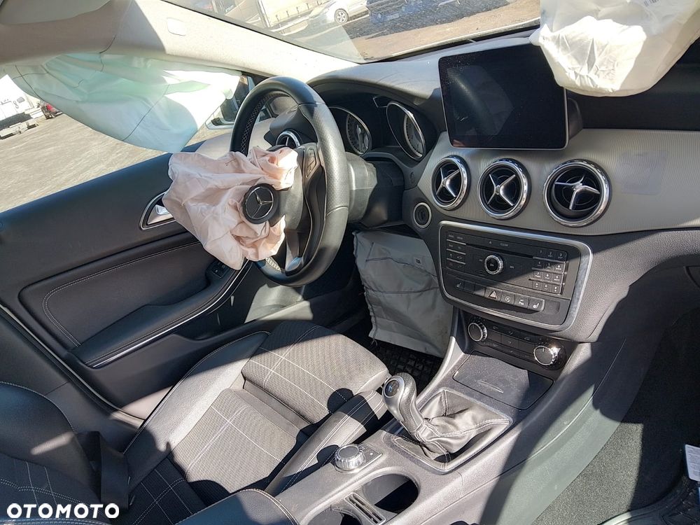 Mercedes-Benz GLA 200 - 6