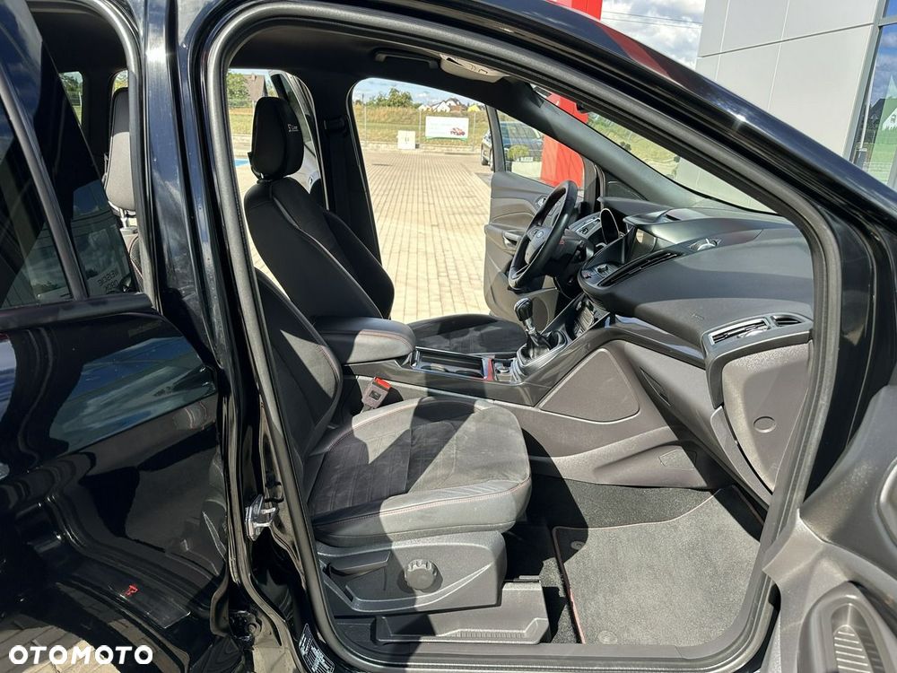 Ford Kuga 2.0 TDCi 4x2 ST-Line - 16