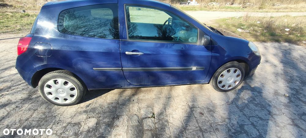 Renault Clio 1.2 16V Authentique - 9