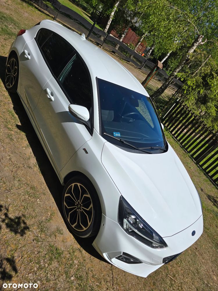 Ford Focus 1.5 EcoBoost ST-Line - 11