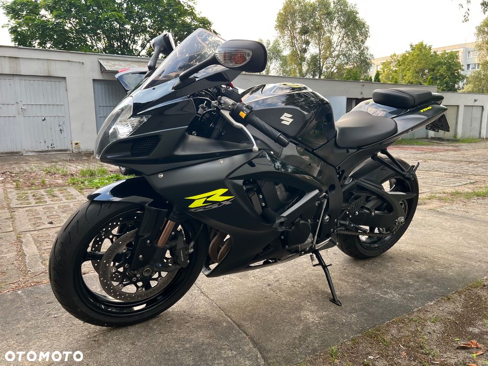 Suzuki GSX-R - 6