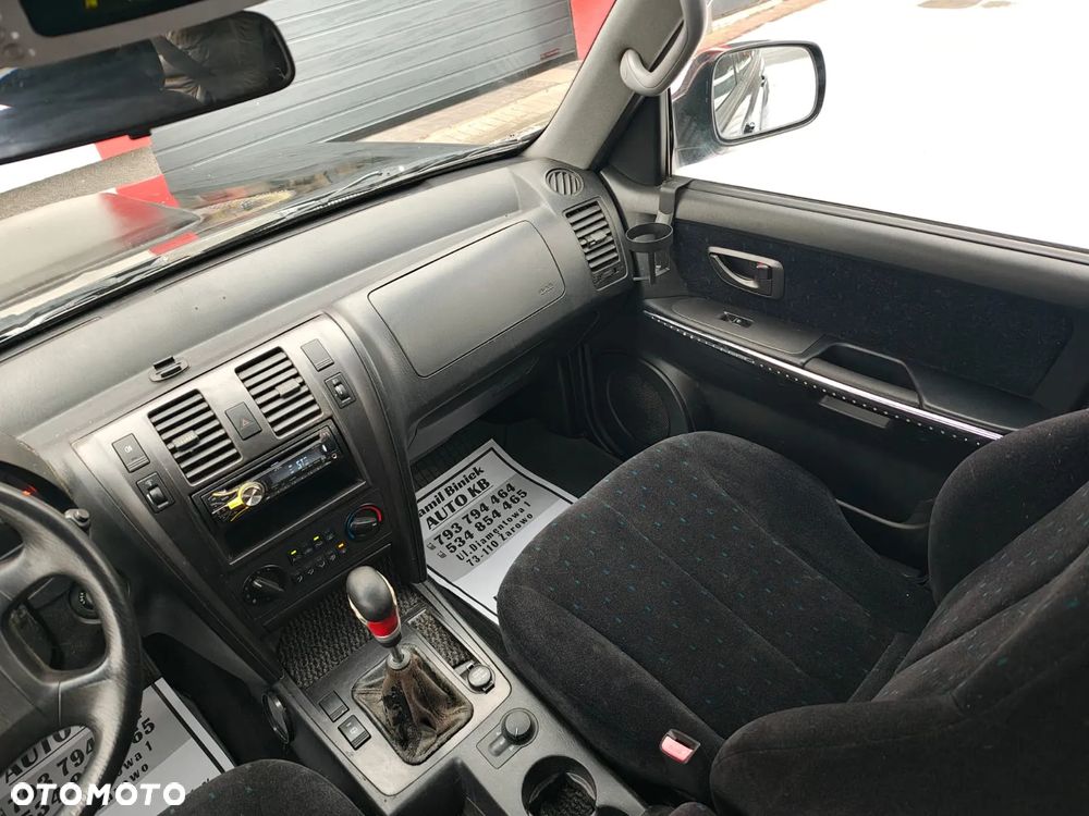 Hyundai Terracan - 12