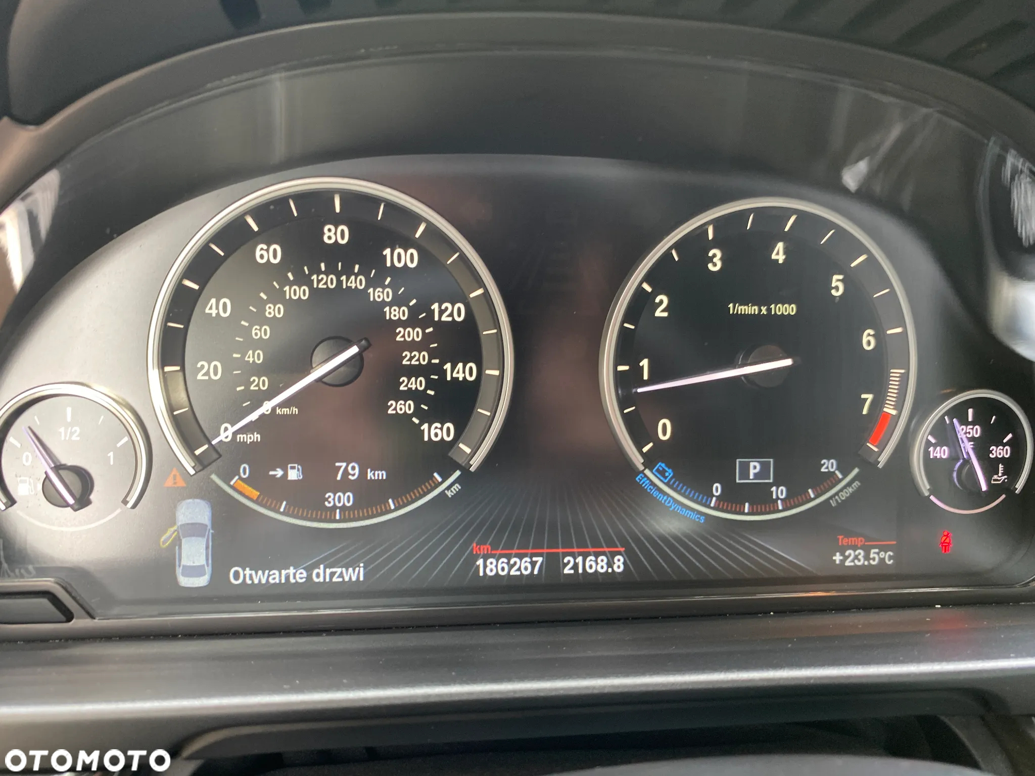 BMW Seria 5 550i - 15