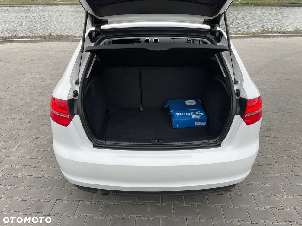 Audi A3 Sportback 1.6 TDI DPF Ambition - 10