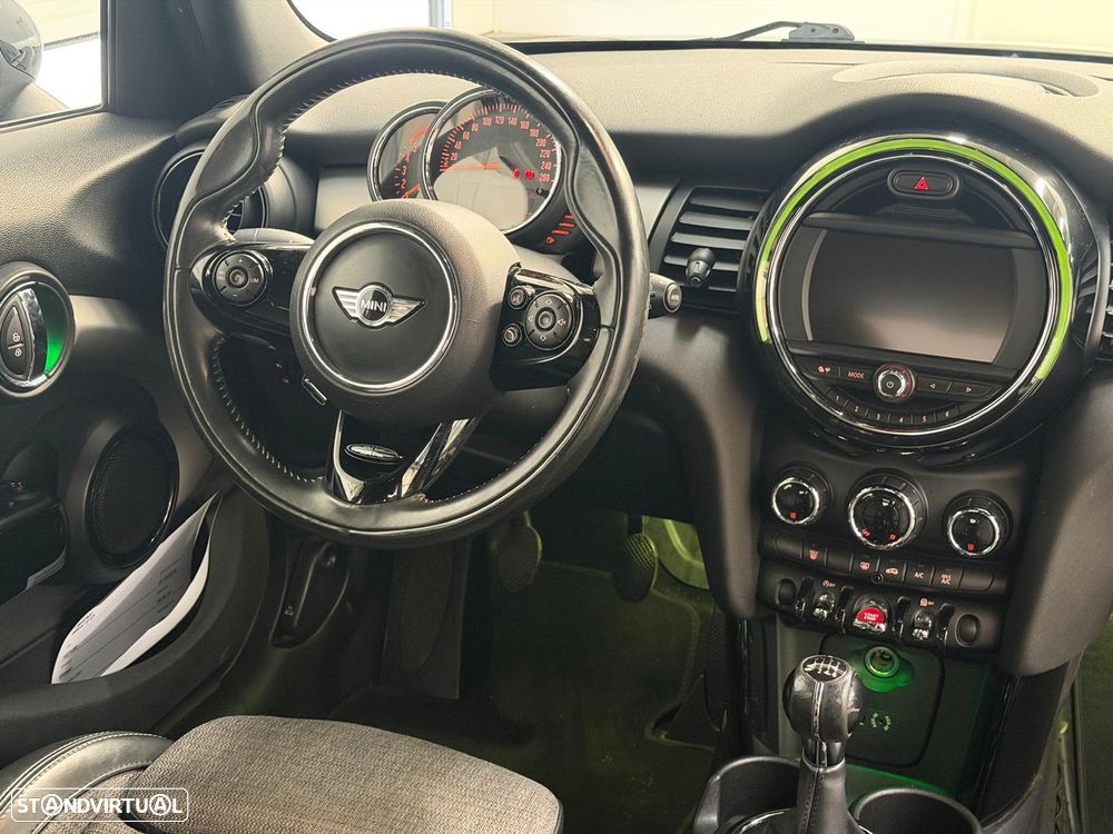 MINI 5 Portas Cooper D - 24