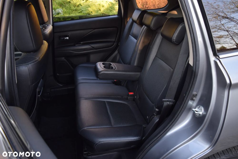 Mitsubishi Outlander 2.2 DID Instyle Navi - 14