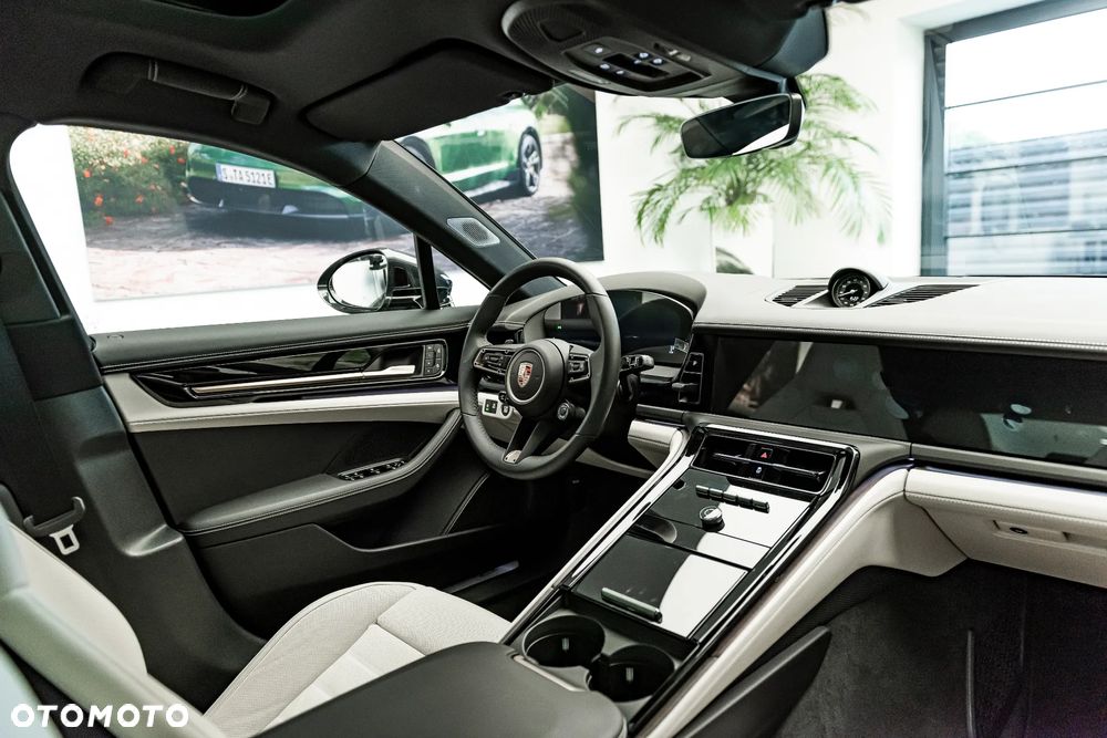 Porsche Panamera 4 - 21