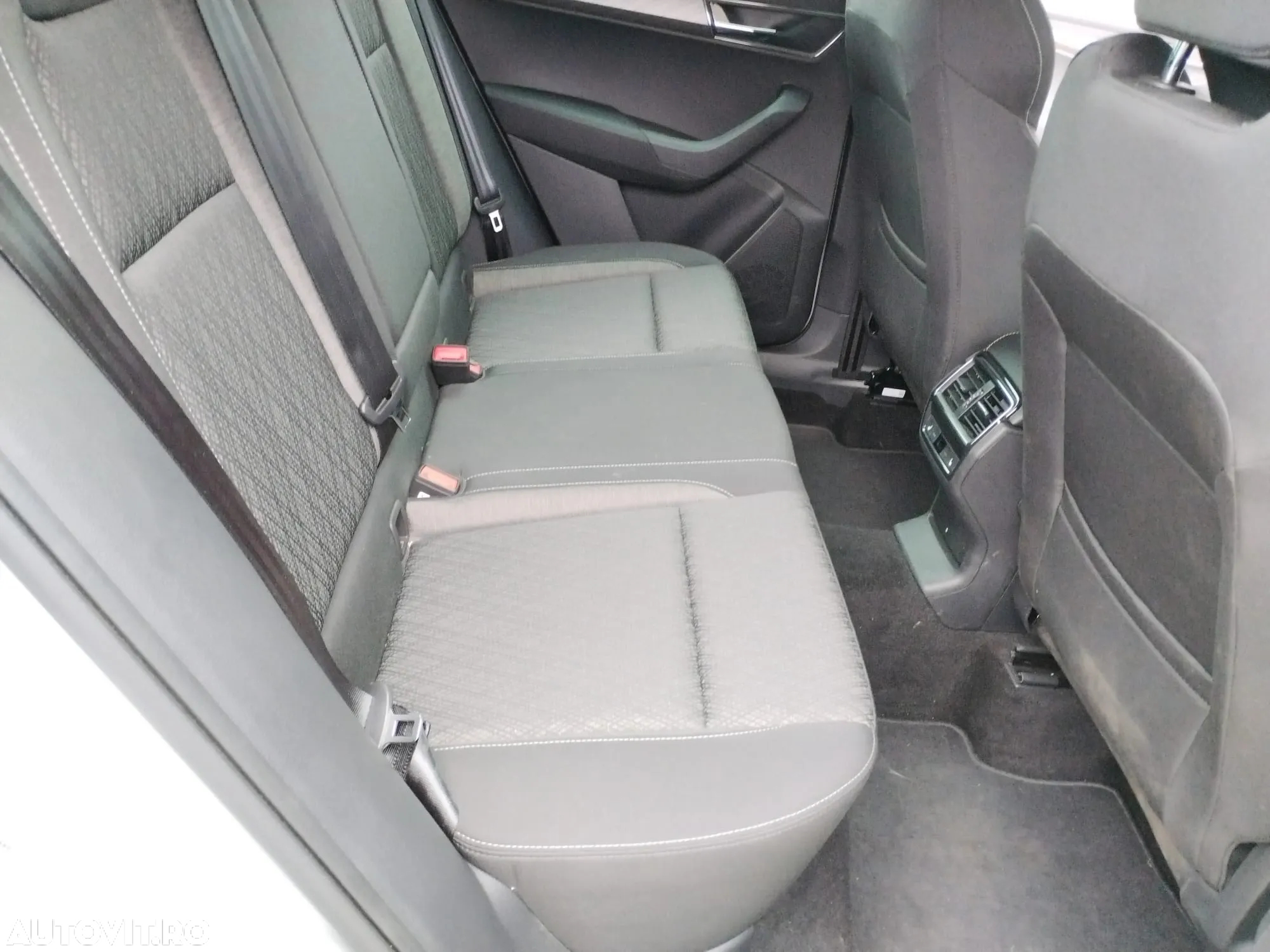 Skoda Karoq 1.5 TSI DSG Selection - 27