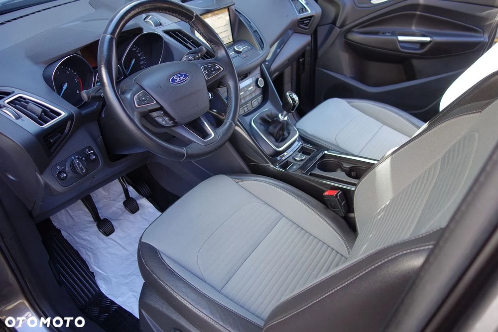 Ford Kuga 2.0 TDCi 4x4 Titanium - 2
