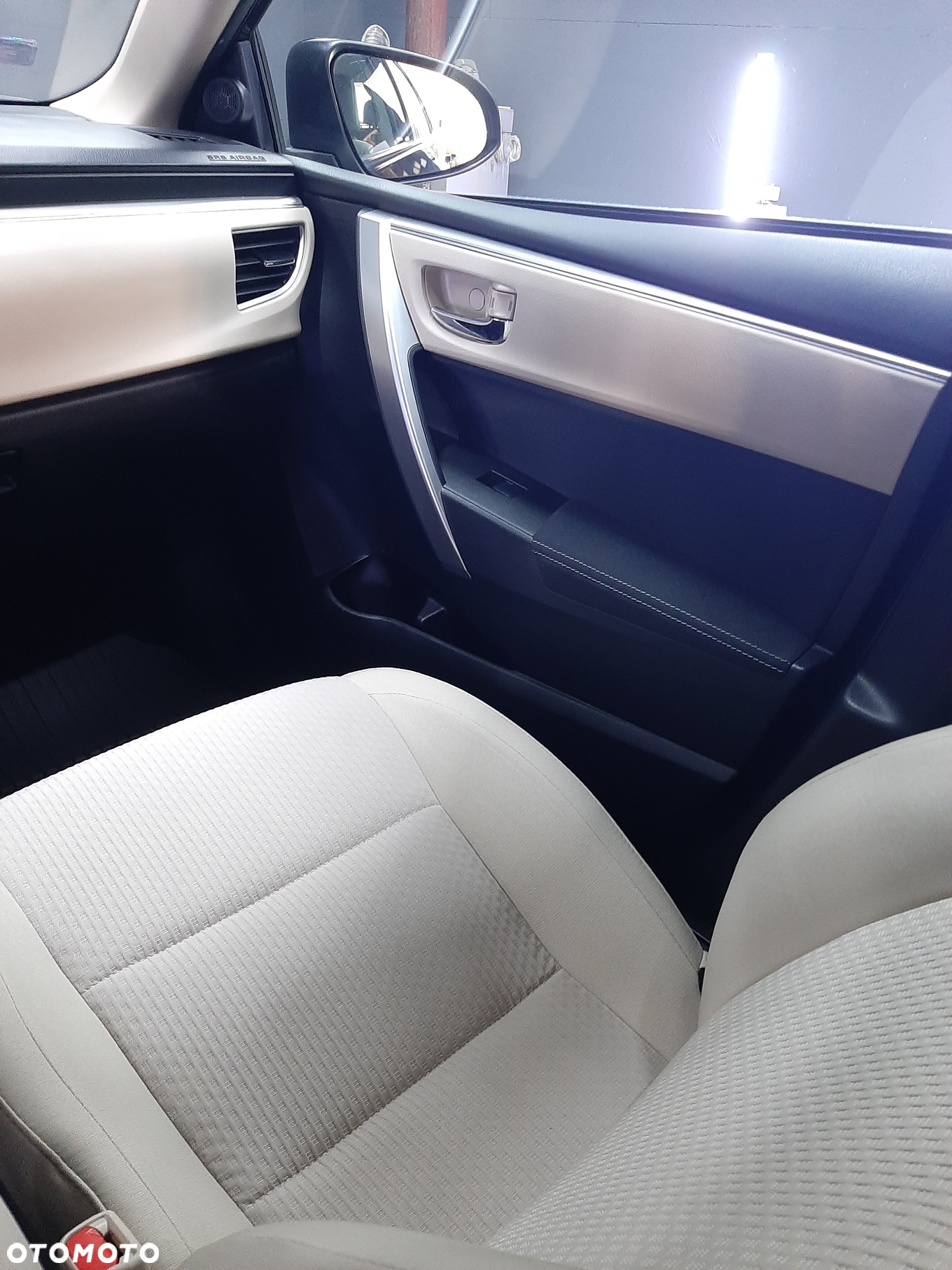 Toyota Corolla 1.6 Premium - 17