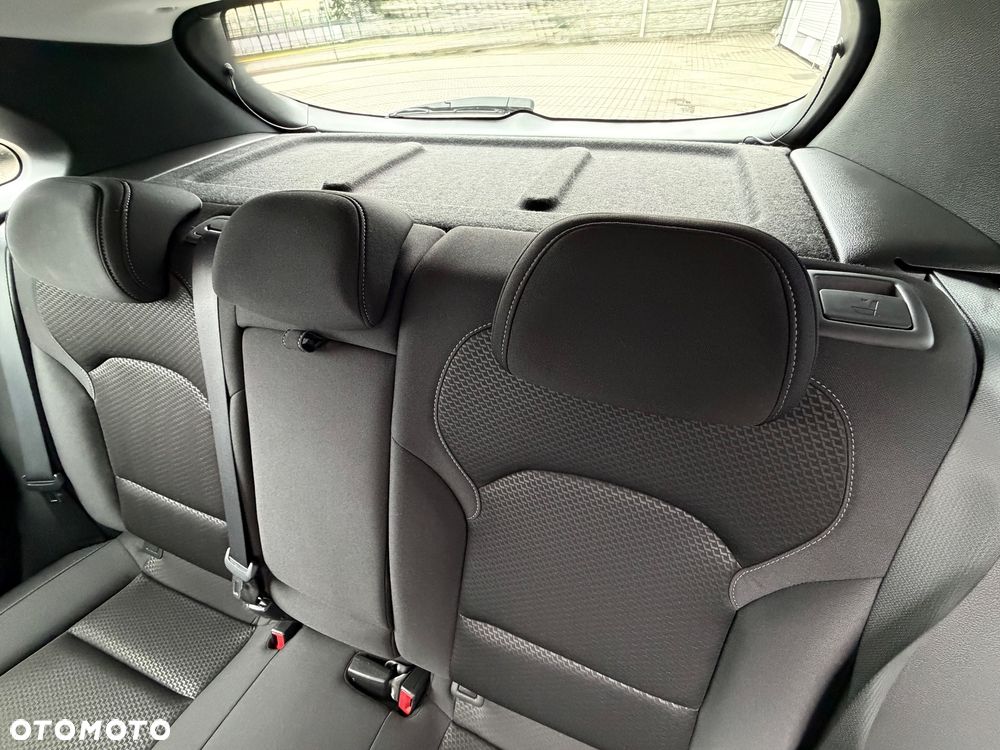 Hyundai i30 blue 1.6 CRDi Style - 32
