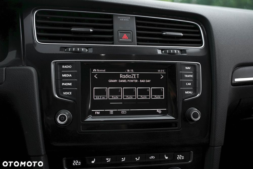 Volkswagen Golf - 22