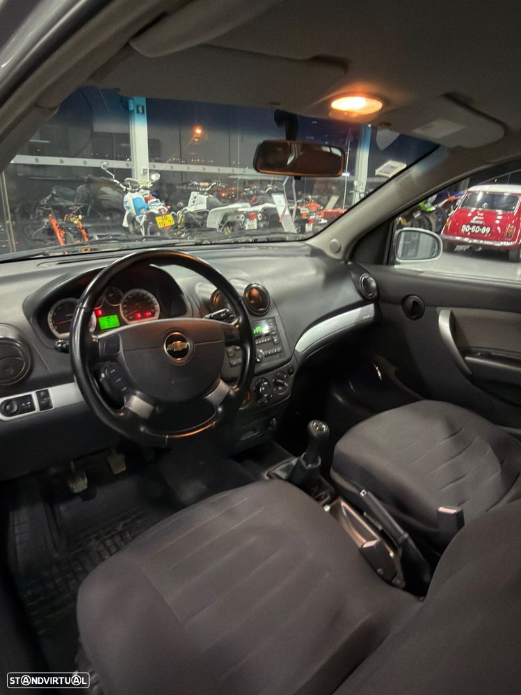 Chevrolet Aveo - 11