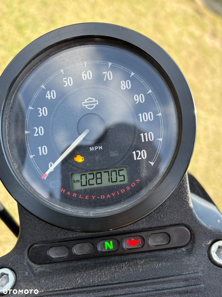 Harley-Davidson Sportster Iron 1200 - 11