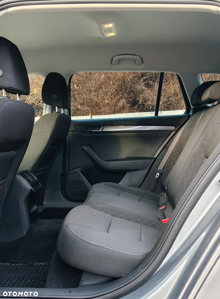 Skoda Superb 1.6 TDI DSG Ambition - 6