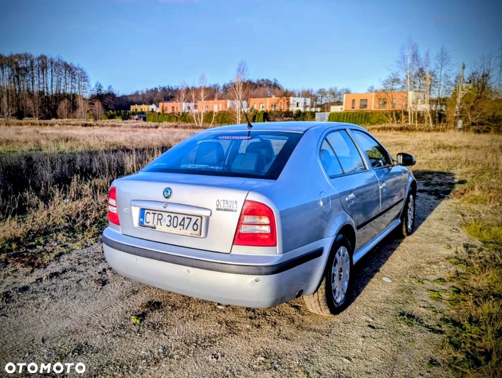 Skoda Octavia 1.6 Tour - 6