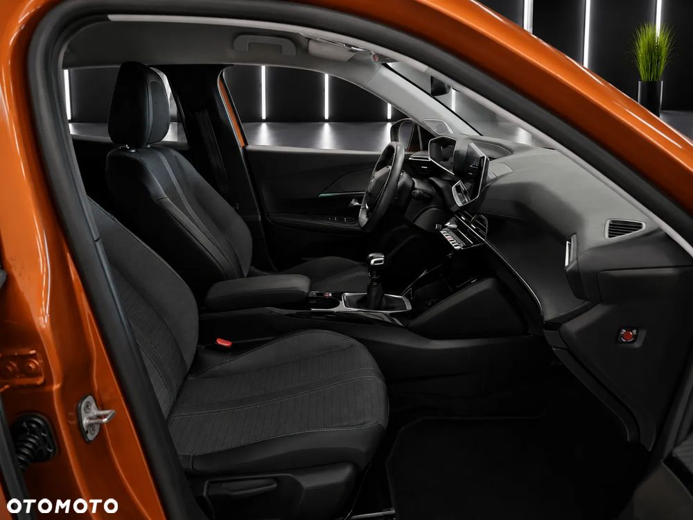 Peugeot 2008 1.2 PureTech Allure S&S - 6