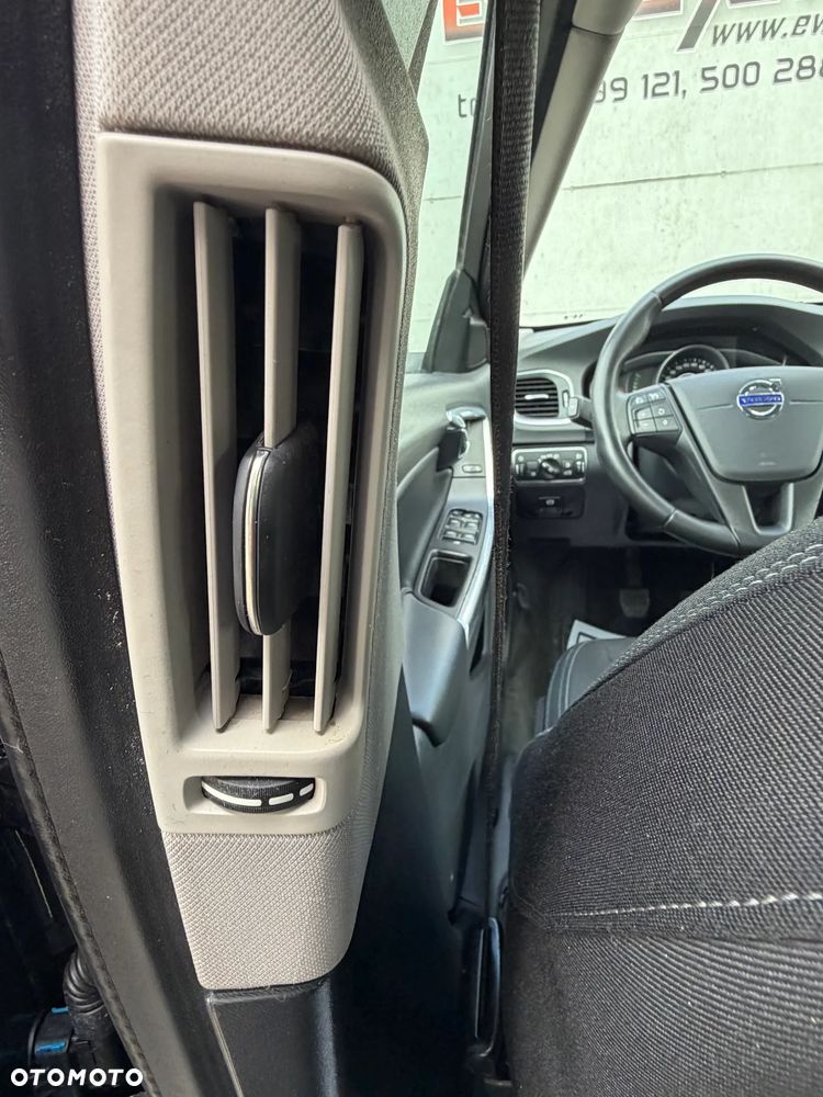 Volvo V60 D3 Drive-E Dynamic Edition (Momentum) - 28