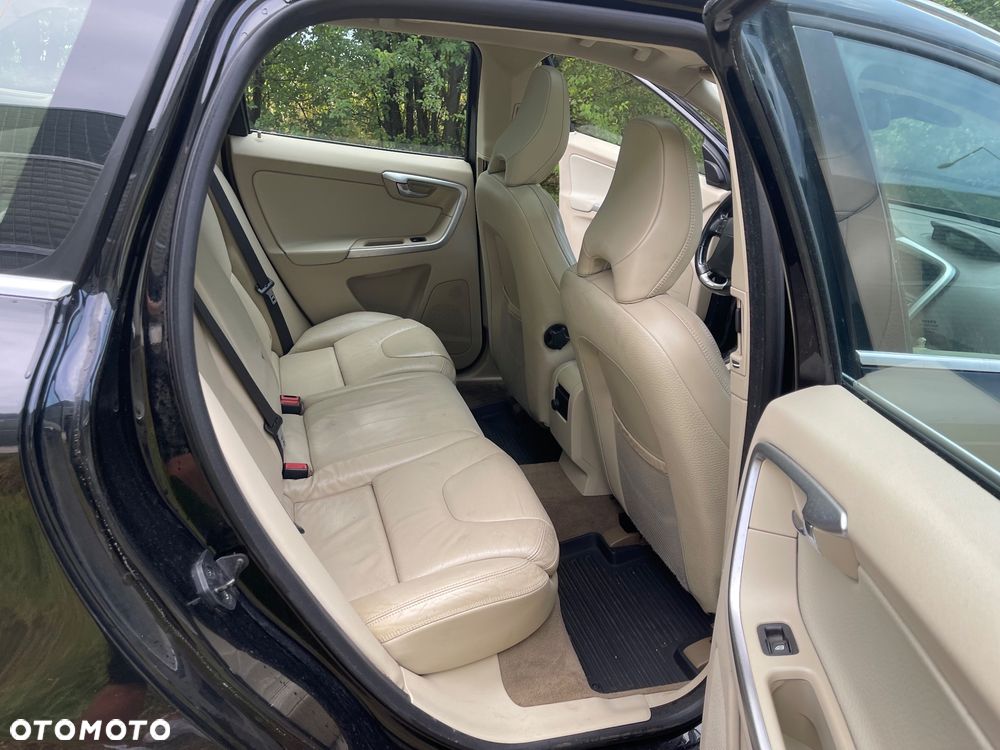 Volvo XC 60 D5 AWD Kinetic - 13