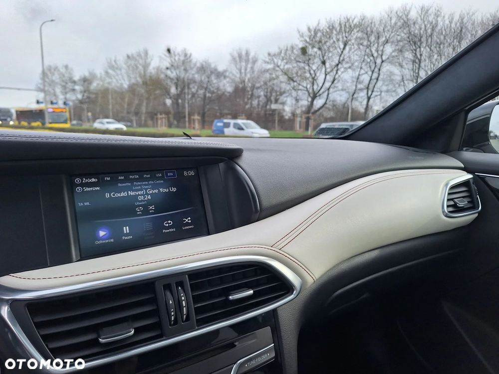 Infiniti Q30 1.6t Premium 7DCT - 32