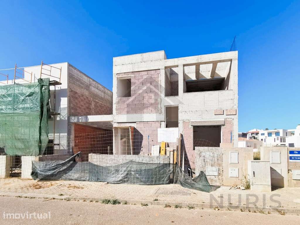 MoradiaT3 para Venda em Portimão - Grande imagem: 2/17