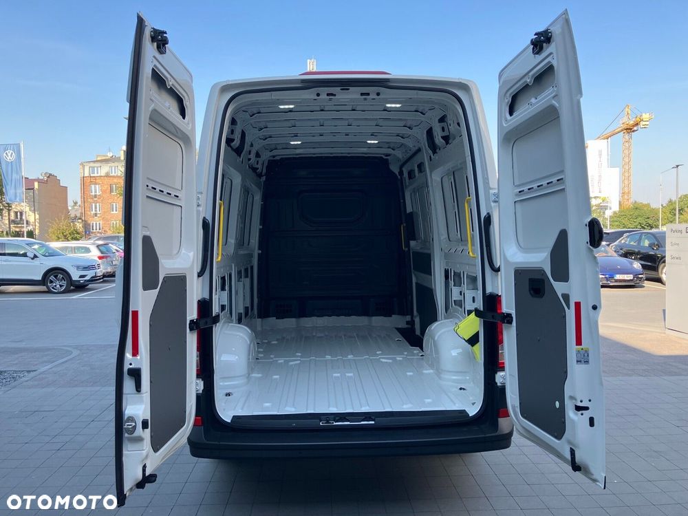 Volkswagen Crafter 35 2.0 TDI L3H3 3640 177 KM - 10