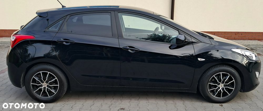 Hyundai i30 blue 1.6 GDI Style - 11