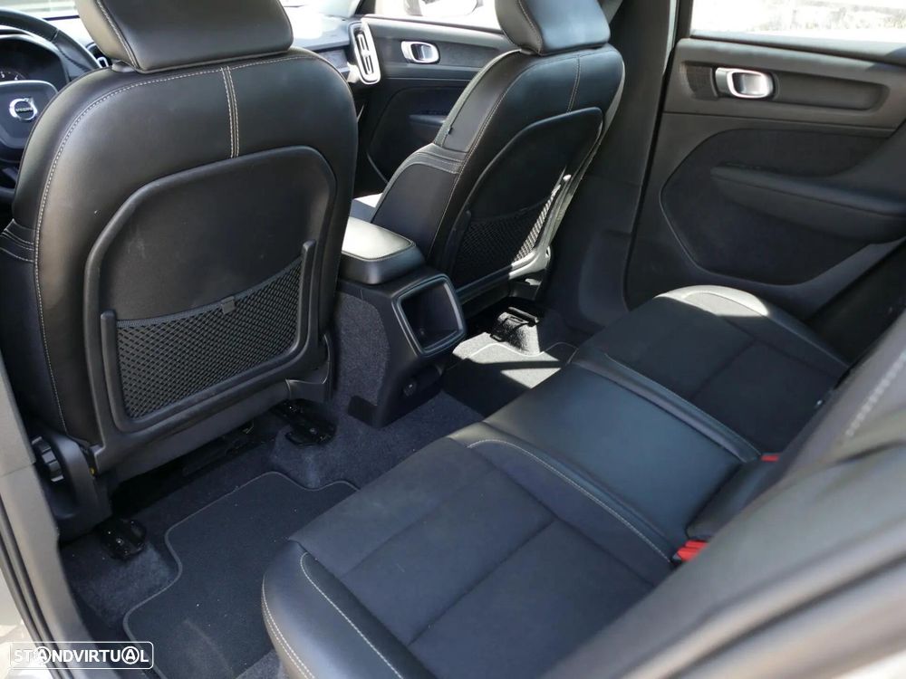 Volvo XC 40 2.0 D3 Geartronic - 33