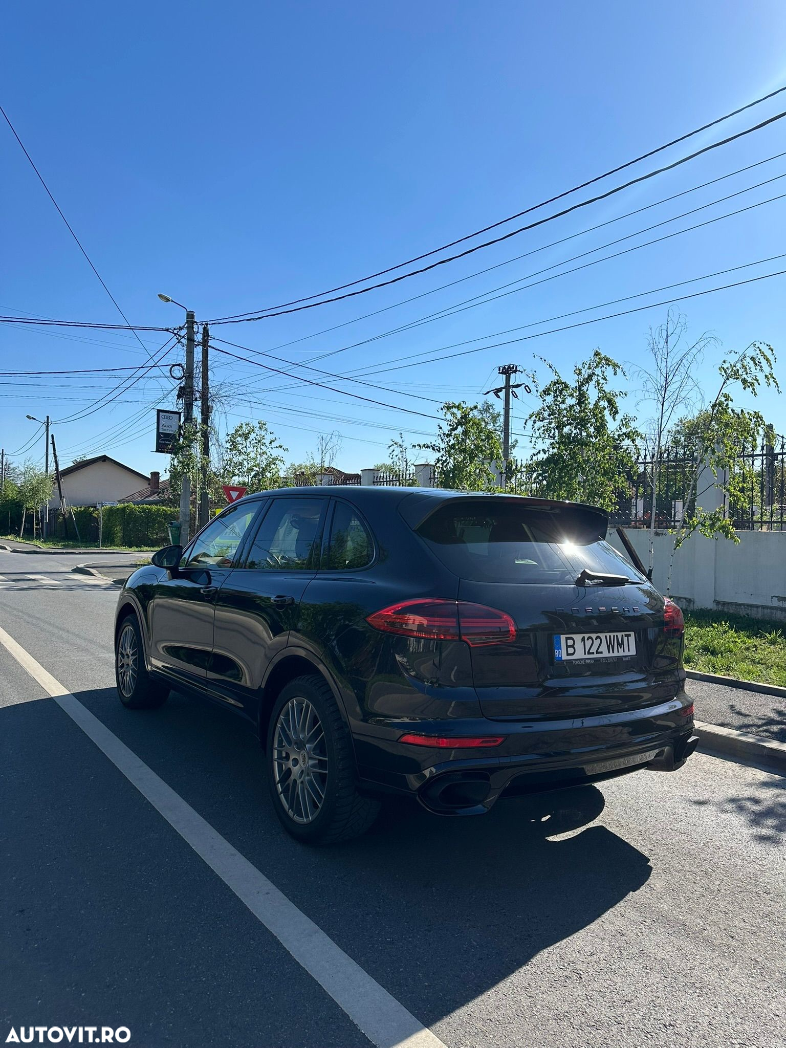 Porsche Cayenne 3.0 L - 4
