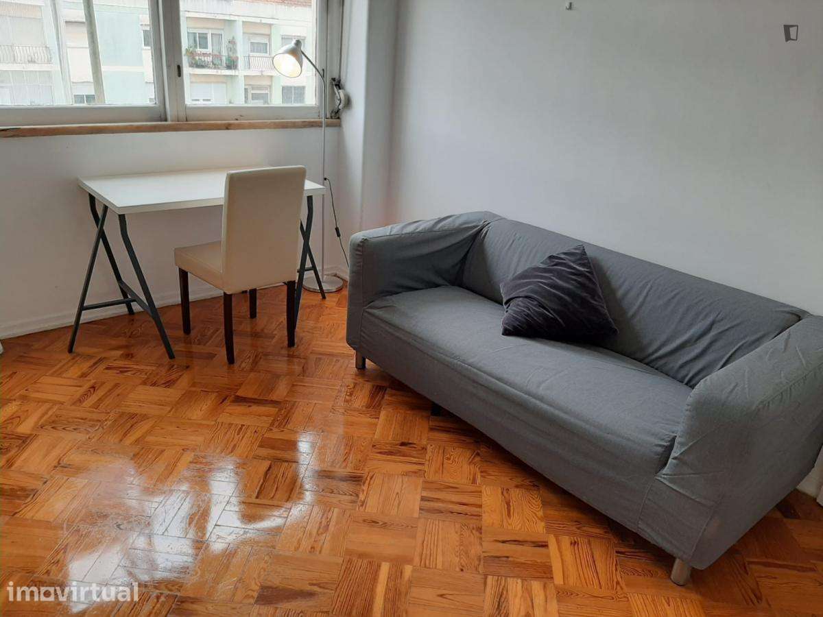 Quarto - localizado em Benfica Lisbon - Grande imagem: 4/10