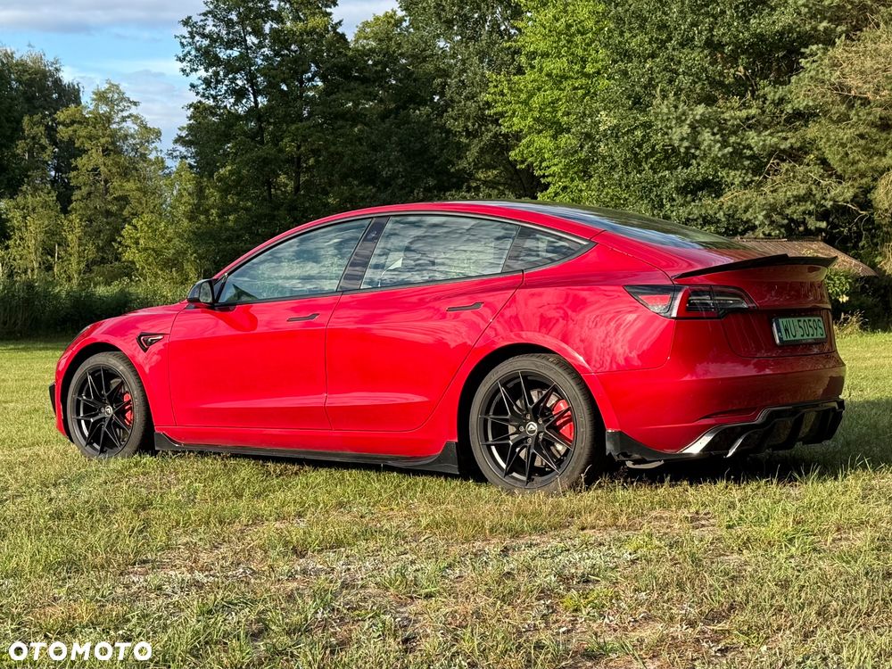 Tesla Model 3 - 3