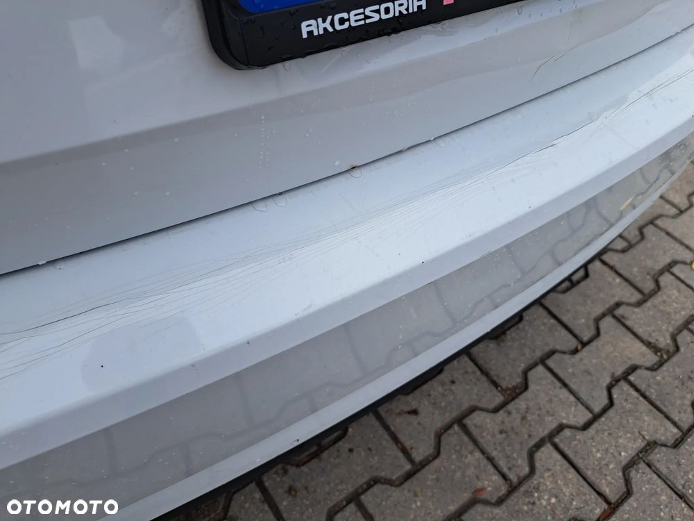 Skoda Superb 2.0 TDI 4x4 L&K DSG - 10