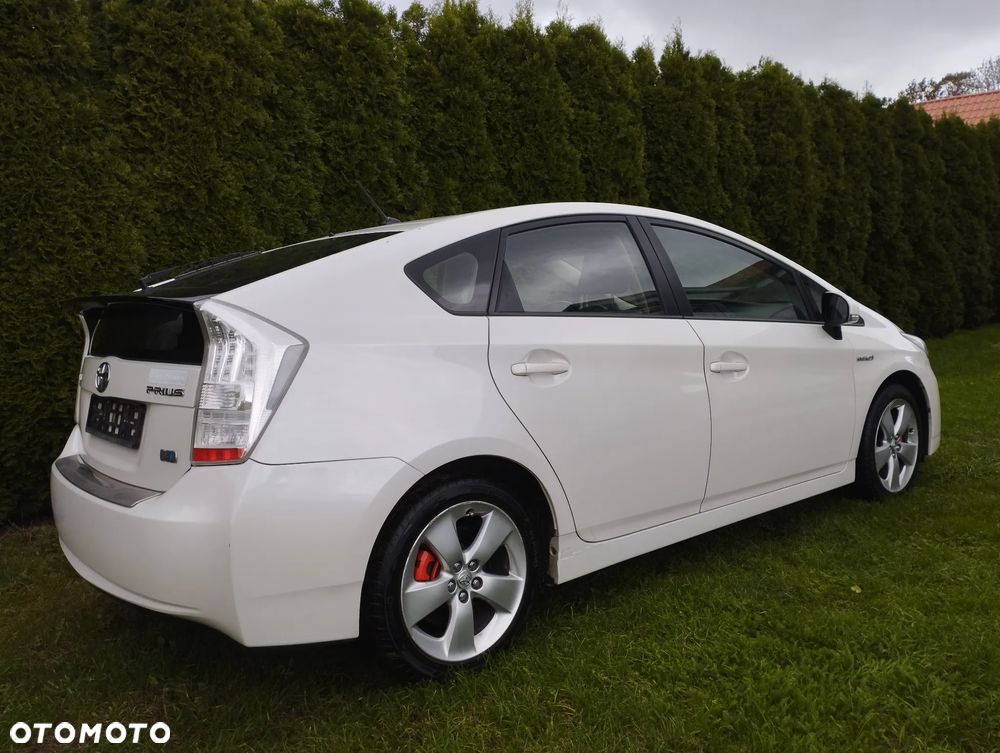 Toyota Prius 1.8 HSD Sol - 3