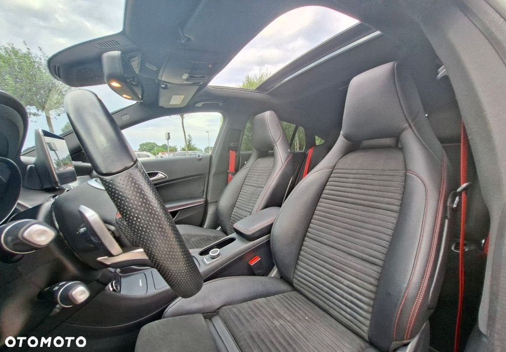 Mercedes-Benz CLA - 27