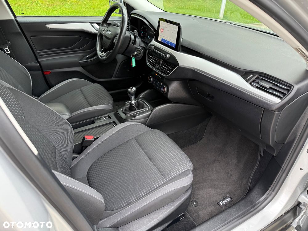 Ford Focus Turnier 1.5 EcoBlue Start-Stopp-System TITANIUM - 9