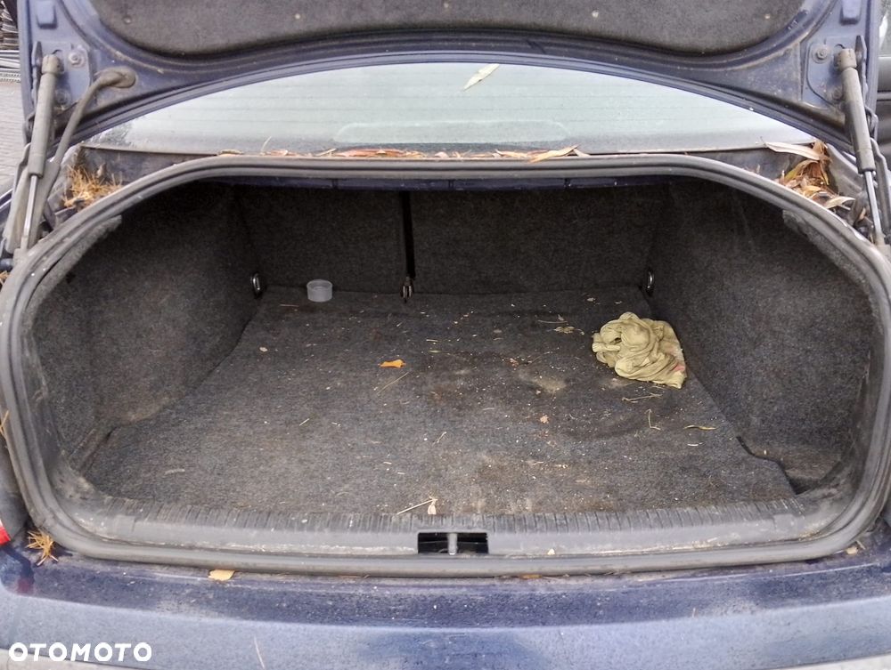 Volkswagen Passat B5 (97-00.) 1.6 B 100KM. Silnik AHL (ADP, ANA, ARM) Skrzynia DWG lakier LN5Y.Cały na części. GWARANCJA !!!  Przód Tył Zestaw Komplet Drzwi Klapa Zderzak Błotnik Maska Grill Atrapa Szyba Pas Lampa Lusterko Boczki Fotel Kanapa Kokpit Deska Rozdzielcza Przełącznik Włącznik Sterownik Przewody Wiązka Instalacja Moduł Komputer Czujnik Listwa Pompa Alternator Wtryski Głowica Rozrusznik Kompresor Sprzęgło Dwumas Silnik Skrzynia ABS Klimatyzacji Paliwa Wspomagania Kolektor Turbina Przepustnica Zawór Chłodnica Koło Hak Belka Sanki Zawieszenie Mcpherson Półoś Amortyzator Wydech Tłumik Zacisk Most - 9