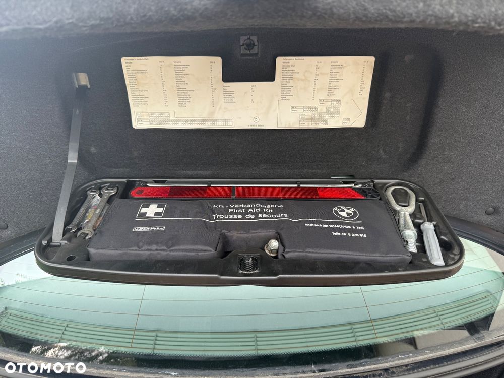 BMW Seria 5 525d - 27
