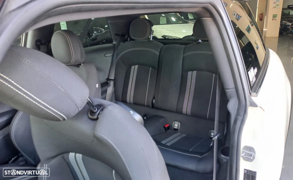 MINI 3 Portas Cooper S Sport Aut. - 6