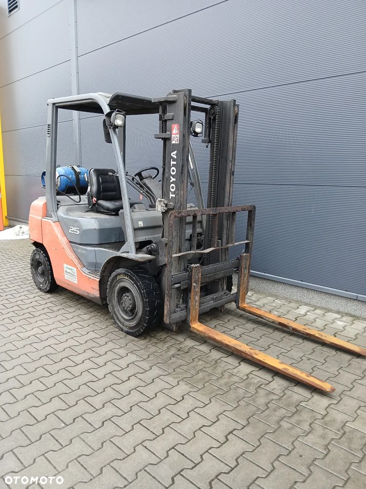 Toyota 02-8FGF25 - 3